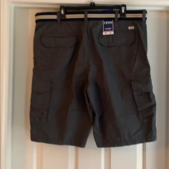 MENS IZOD CARGO SHORTS - Picture 3 of 4